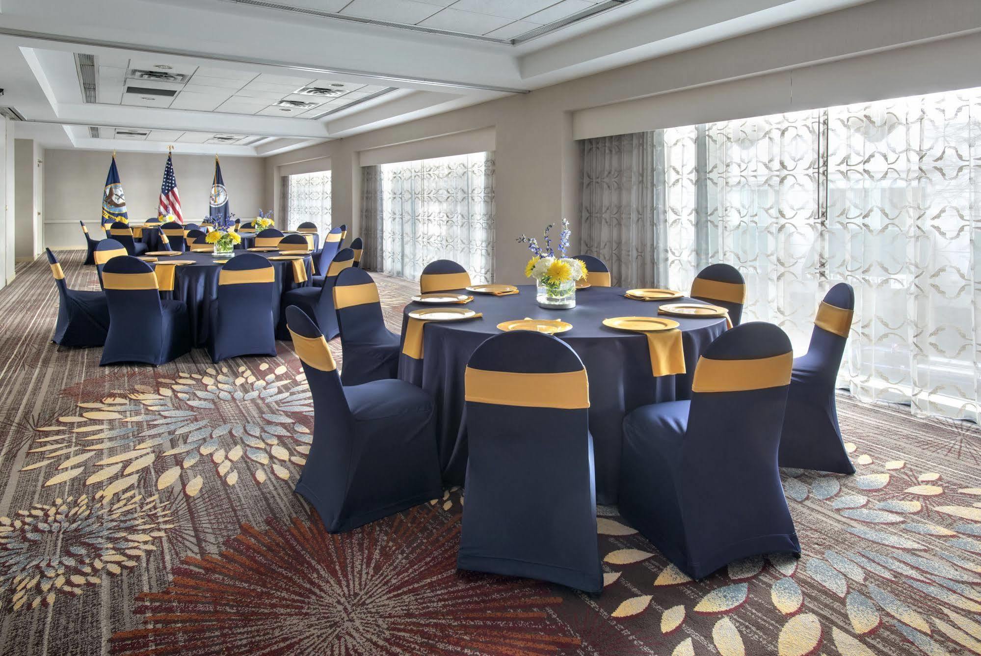 Hotel Norfolk Waterside Marriott Extérieur photo